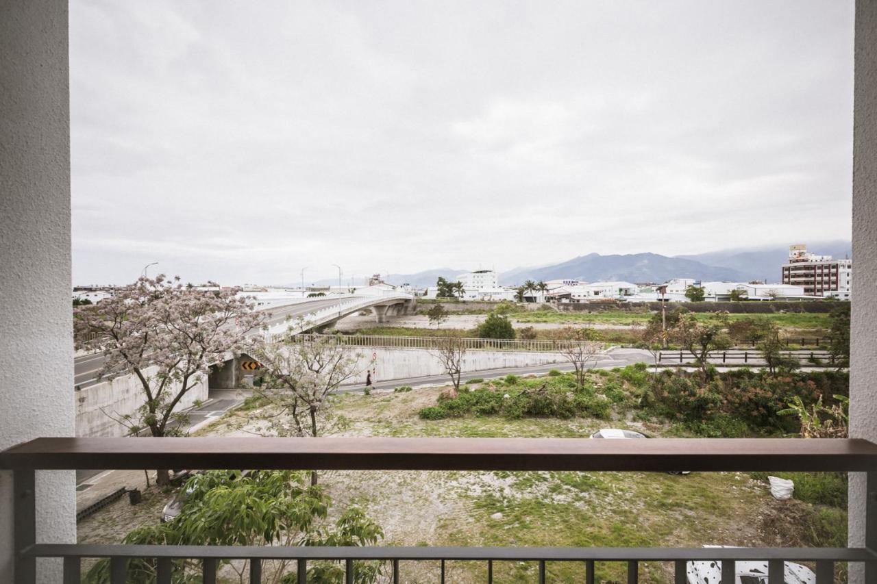 Tiin Tinn - Rivershore B&B Taitung Exterior foto
